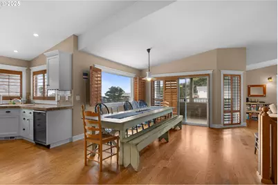 131 W Nebesna St, Cannon Beach, OR 97110 - Photo 11