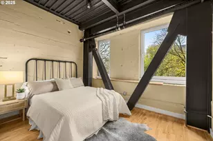 300 NW 8th Ave, Portland, OR 97209 - Photo 17