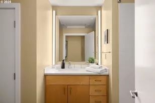 300 NW 8th Ave, Portland, OR 97209 - Photo 23