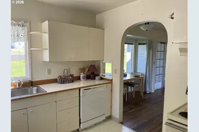 805 Birch Ave, Garibaldi, OR 97118 - Photo 5