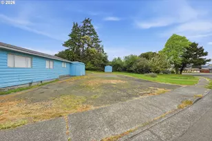 1955 Maple St, North Bend, OR 97459 - Photo 47
