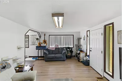 1955 Maple St, North Bend, OR 97459 - Photo 9