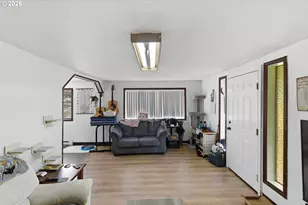 1955 Maple St, North Bend, OR 97459 - Photo 9