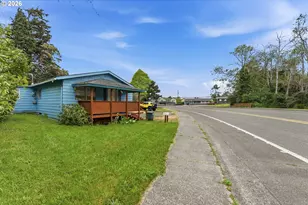 1955 Maple St, North Bend, OR 97459 - Photo 3