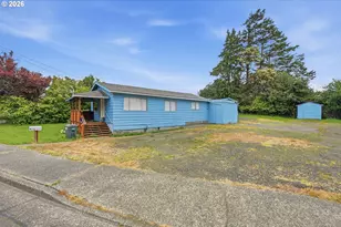 1955 Maple St, North Bend, OR 97459 - Photo 5