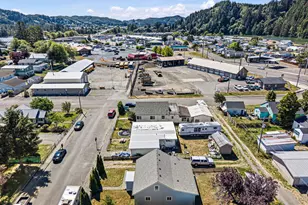 1057 Greenwood Ave, Reedsport, OR 97467 - Photo 13