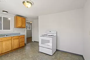 1057 Greenwood Ave, Reedsport, OR 97467 - Photo 35