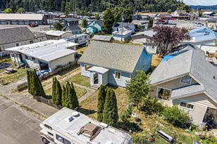 1057 Greenwood Ave, Reedsport, OR 97467 - Photo 11