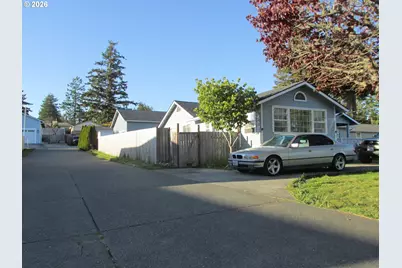 910 Easy St, Brookings, OR 97415 - Photo 3