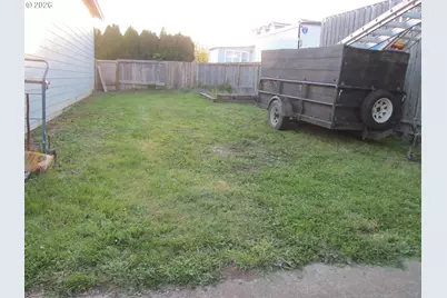 910 Easy St, Brookings, OR 97415 - Photo 11