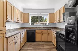 601 SE 135th Ave, Portland, OR 97233 - Photo 5