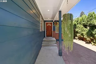 601 SE 135th Ave, Portland, OR 97233 - Photo 3