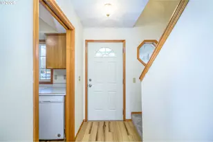 824 NE Ashby Ct, McMinnville, OR 97128 - Photo 5