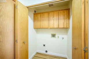 824 NE Ashby Ct, McMinnville, OR 97128 - Photo 15