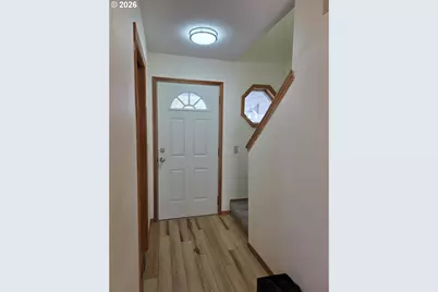 824 NE Ashby Ct, McMinnville, OR 97128 - Photo 5