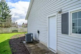 824 NE Ashby Ct, McMinnville, OR 97128 - Photo 27