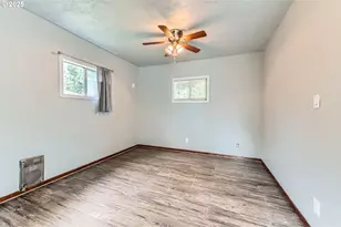 3209 SE 165th Pl, Portland, OR 97236 - Photo 11