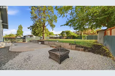 1218 E 11th St, The Dalles, OR 97058 - Photo 5