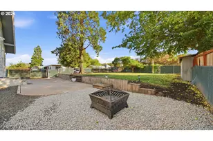 1218 E 11th St, The Dalles, OR 97058 - Photo 5