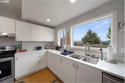 662 S 11th St, Coos Bay, OR 97420 - Photo 31