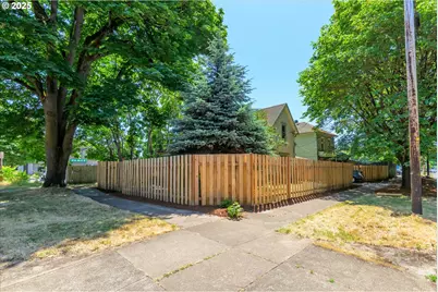 490 W 4th Ave, Eugene, OR 97401 - Photo 1