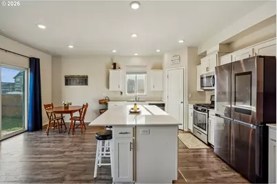 478 Greencrest St NE, Salem, OR 97301 - Photo 9