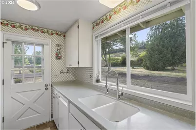 10418 Champoeg Rd, Aurora, OR 97002 - Photo 5