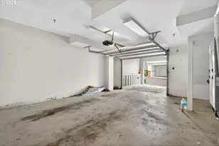 7872 SW 31st Ave, Portland, OR 97219 - Photo 37