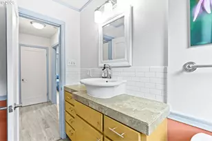 6824 N Commercial Ave, Portland, OR 97202 - Photo 29