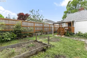 6824 N Commercial Ave, Portland, OR 97202 - Photo 43