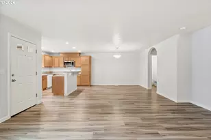 38800 Cascadia Village Dr, Sandy, OR 97055 - Photo 5