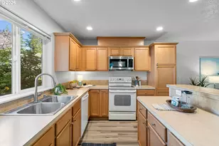 38800 Cascadia Village Dr, Sandy, OR 97055 - Photo 11