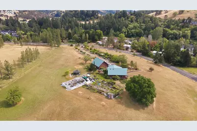 441 Echo Dr, Roseburg, OR 97470 - Photo 7