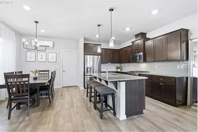 7950 SE Butternut Creek Pkwy, Hillsboro, OR 97123 - Photo 7