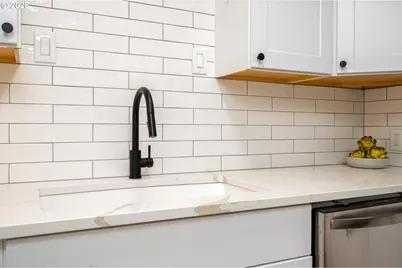 12530 SE Market St, Portland, OR 97233 - Photo 17