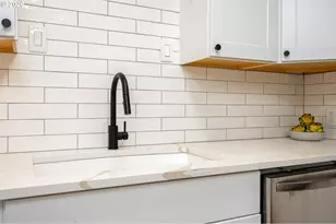 12530 SE Market St, Portland, OR 97233 - Photo 17