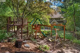 5575 Suncreek Dr, Lake Oswego, OR 97035 - Photo 35
