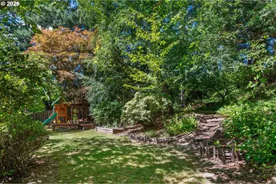 5575 Suncreek Dr, Lake Oswego, OR 97035 - Photo 37
