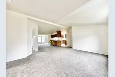 962 Rainbow Dr, Springfield, OR 97477 - Photo 5