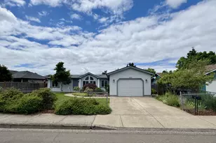 962 Rainbow Dr, Springfield, OR 97477 - Photo 47