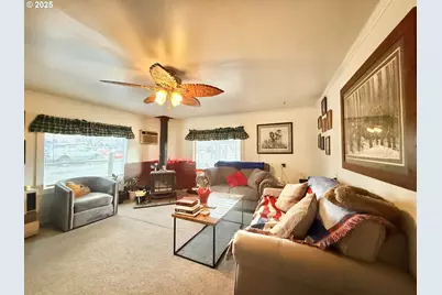 138 W 12th St, Prairie City, OR 97869 - Photo 7