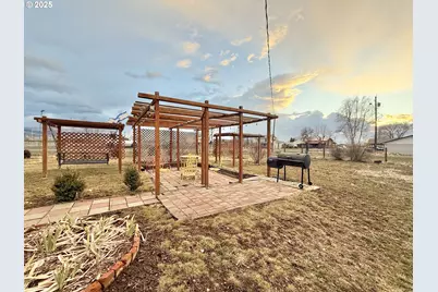 138 W 12th St, Prairie City, OR 97869 - Photo 29