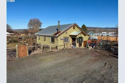 138 W 12th St, Prairie City, OR 97869 - Photo 3