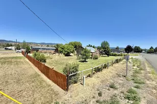 138 W 12th St, Prairie City, OR 97869 - Photo 5