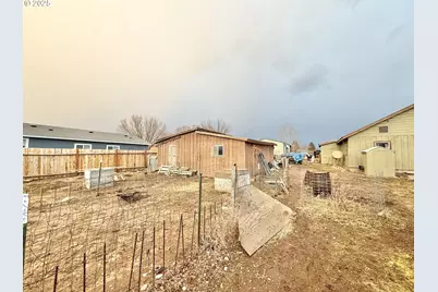 138 W 12th St, Prairie City, OR 97869 - Photo 27