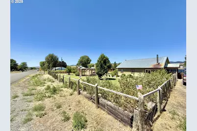 138 W 12th St, Prairie City, OR 97869 - Photo 35