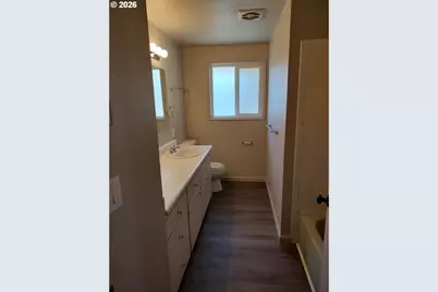 778 V St, Springfield, OR 97477 - Photo 9