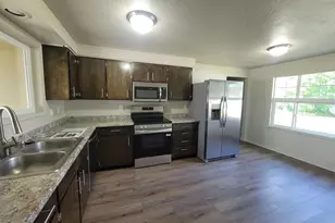 778 V St, Springfield, OR 97477 - Photo 7