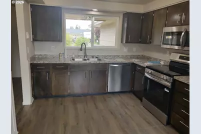 778 V St, Springfield, OR 97477 - Photo 9