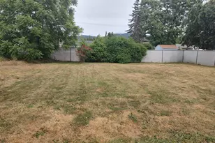 778 V St, Springfield, OR 97477 - Photo 23